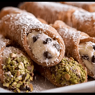 Pastry filled with sweet ricotta and powdered sugar